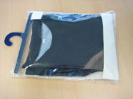 Kundenspezifischer Plastikschal-Verpackendrucktasche mit Haken/klarer Socken-Kleidertasche