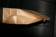 Brown-Logo druckte kundengebundene Papiertüten, wegnehmen stehen oben Tasche