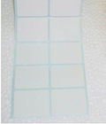 Weißes Rechteck-Papier-klebender Aufkleber beschriftet ungedruckt in der Rolle