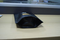 Plastikbeutel Moyee, die Mattschwarzes verpacken, stehen oben Beutel mit Ventil-Kaffee-Tasche
