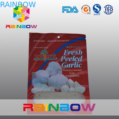 Die frischen abgezogenen verpackenden Knoblauch-Plastikbeutel/Plastik-Reißverschluss bauschen sich