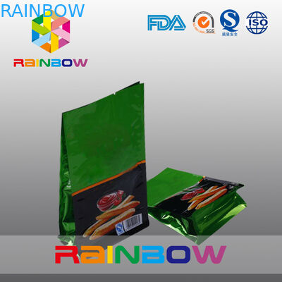 Glänzendes Plastikendflache Unterseite stehen oben die Chips, die Tasche mit Riss-Kerbe verpacken