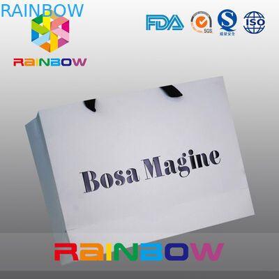 Umweltfreundliche kundengebundene Papiertüten mit Griff für das Kleiderverpacken