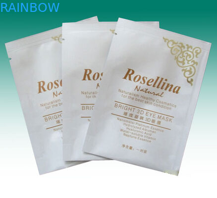 Im Gesichtaluminiumfoliebeutel der Maske, der mit Risskerbe/Fallloch verpackt