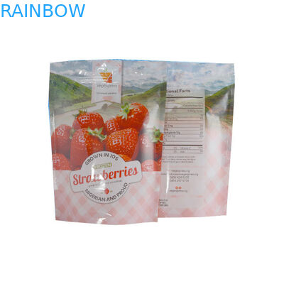 Der Imbiss, der mit Reißverschluss ist, stehen oben die Plastikbeutel, die für das Trockenfrüchte-Verpacken verpacken