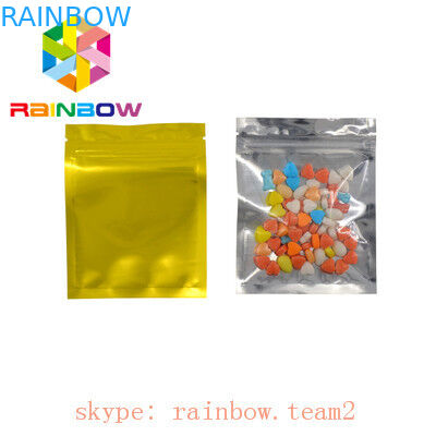 Flache Seite drei versiegelte den ganz eigenhändig geschrieben Plastik-Folien-Beutel, der mit klarer Front für Anzeige verpackt