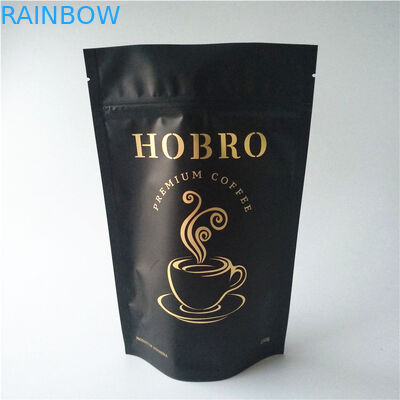 Die wiederversiegelbaren Teebeutel, die Aluminiumfolie verpacken, stehen oben Kaffee-Tasche mit Ventil