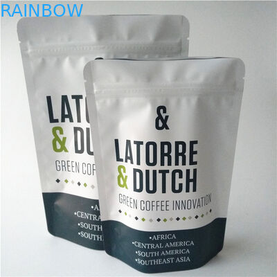 Die wiederversiegelbaren Teebeutel, die Aluminiumfolie verpacken, stehen oben Kaffee-Tasche mit Ventil