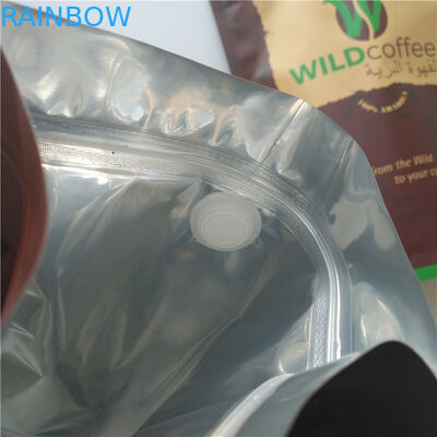 Die wiederversiegelbaren Teebeutel, die Aluminiumfolie verpacken, stehen oben Kaffee-Tasche mit Ventil