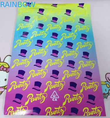 Das Hologramm, das den Kräuterweihrauch verpackt druckt, Plätzchen stehen oben Plastikbeutel für großen exotischen Als