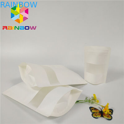 Matt-weiße Plastikbeutel, die Polyzipverschluß Doypack verpacken, stehen oben Beutel-Rechteck-Fenster