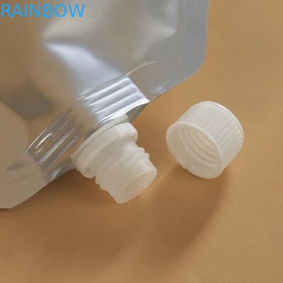 Verpackenfolie des silbernen einfachen Tüllenbeutels stehen oben Biergetränk-Tüllenpakete des Desinfizierers flüssige