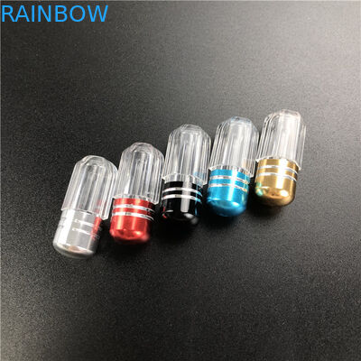 Ein Plastikbehälter mit Metallspülung für männliche Verbesserungspillen.