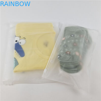 Fabrik Großhandel durchsichtige Kunststoff-T-Shirts Kleidung Verpackungstüte mit Schiebeverschluss und Haken