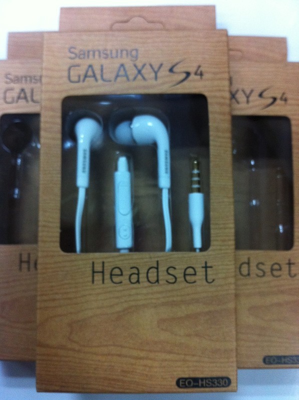 Brown-Drucksache-Kasten, der für Kopfhörer-/Kopfhörer-Verpackenkasten mit Anzeigen-Fenster verpackt