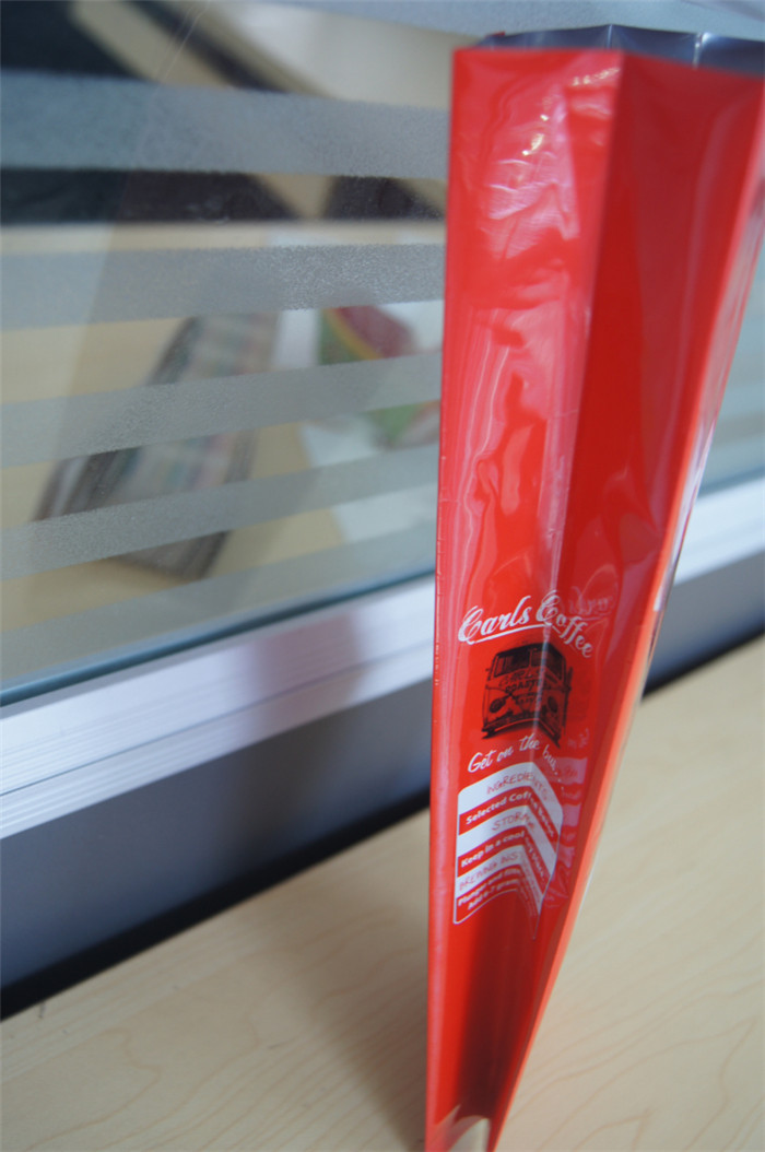 Kundengebundene SeitenAluminiumfolie-Kaffeetaschen des keils mit Ventil, rotes Grün