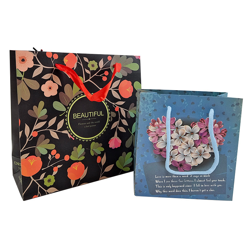 Einheitliche Verpackung aus Kraftpapier mit Griff