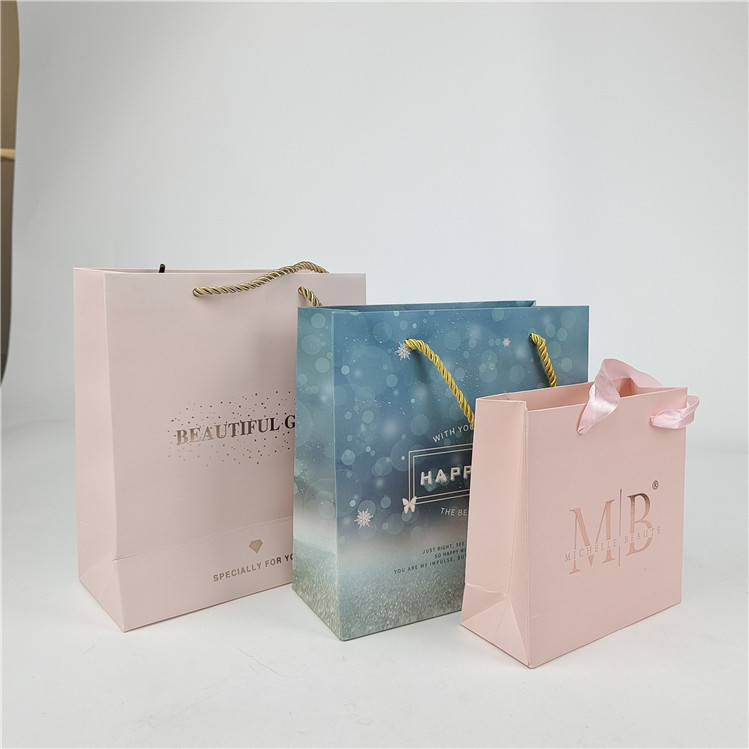 Neueste Akzeptiert bis zu 10 Farben verfügbar Custom Digital Printing Logo Printed Shopping Paper Bag Verpackung