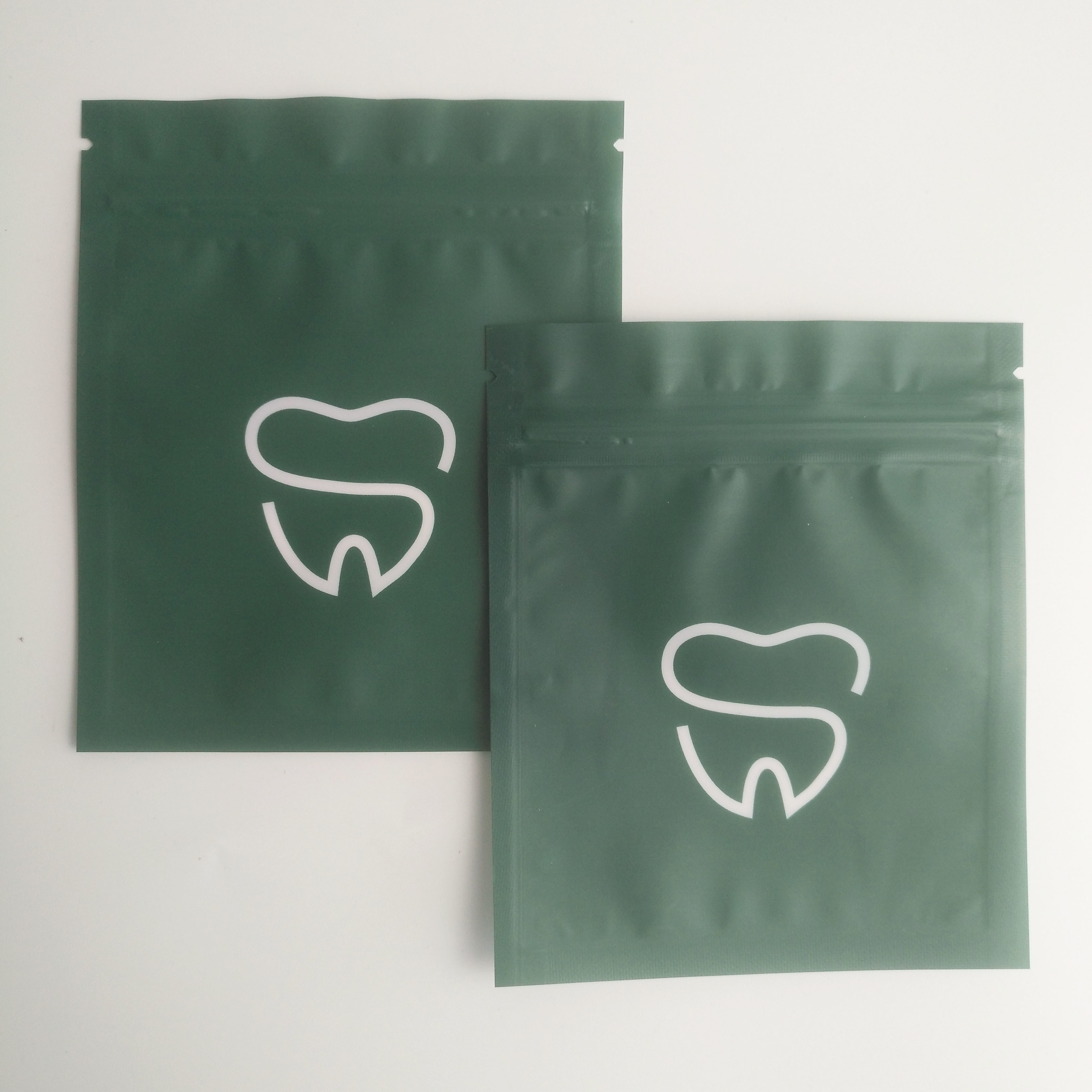 PET Plastik Matte Packaging Bags Cmyk With 120mic MOPP eine Seite