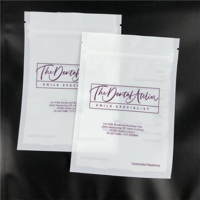 Gewohnheit druckte flachen Seitenfreien raum Ausrichtungstransport-Plastik Matte Packaging Bags With One